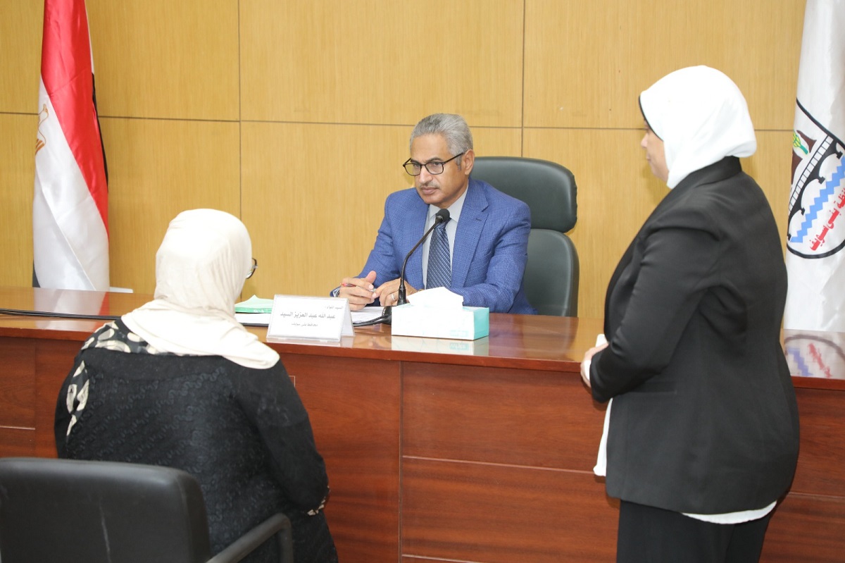 تكليفات للتنفيذيين باتخاذ مايلزم لترميم وصيانة طريق بكوم أبو خلاد